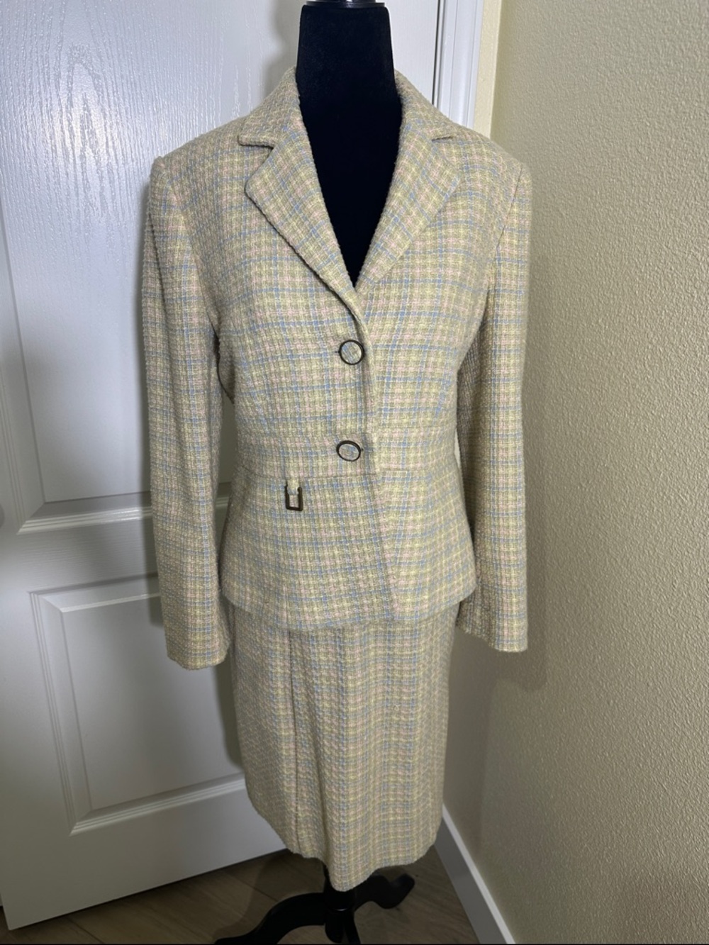 Sandra Tweed Two-Piece Jacket & Skirt. Tan, Pink & Blue. Jacket 8P. Skirt 2P